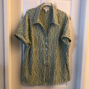 Dress Barn Woman  - Green Blouse plus size 22/24